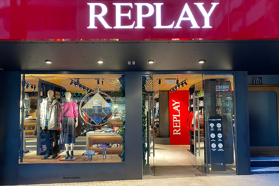 The Fashion Replay Boutique